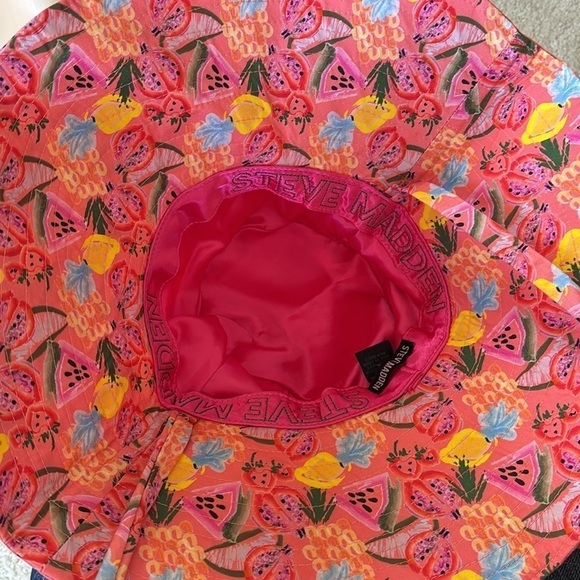 Brand New Steve Madden Large Beach Hat Coral Tropical Fruit Floppy Straps Sun main image 16